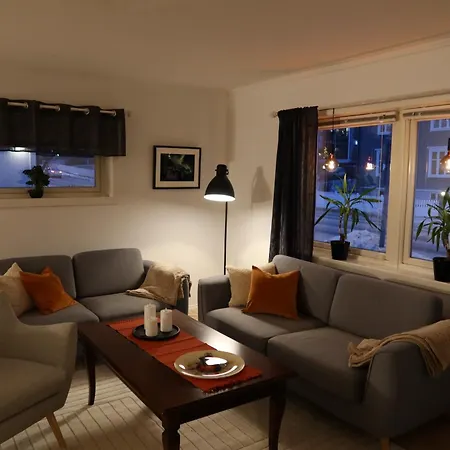 The Urban Escape Walk To Train, Bus & Center Apartment *